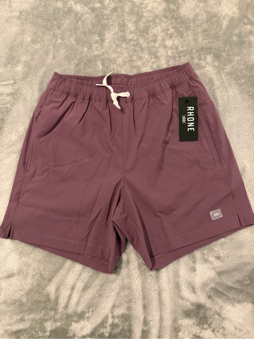 🔥NWT Rhone Men’s 5.5” R&R Trunk Hybrid Swim Shorts Shadow Plum Size S
